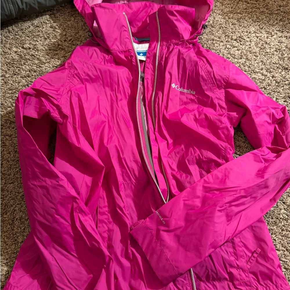 Columbia Women’s Fuchsia Raincoat